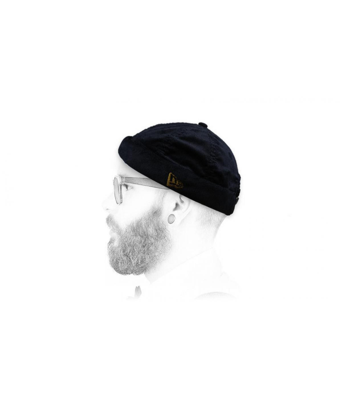 Black skully hat discount